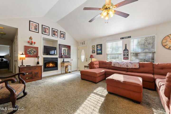 Property Photo: 612 Oak Street MS 39564