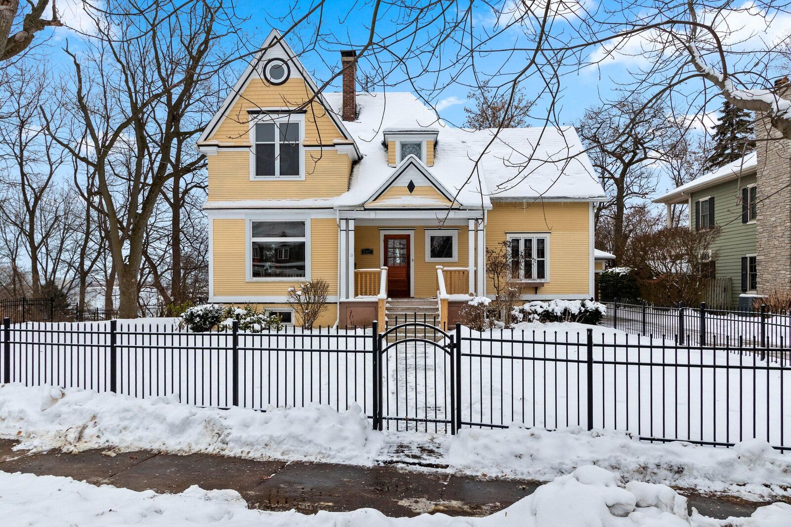 Property Photo:  1407 Michigan Ave  WI 54220 