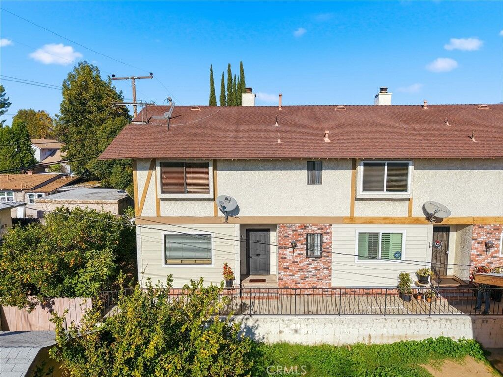 Property Photo:  105 N El Molino Street E  CA 91801 