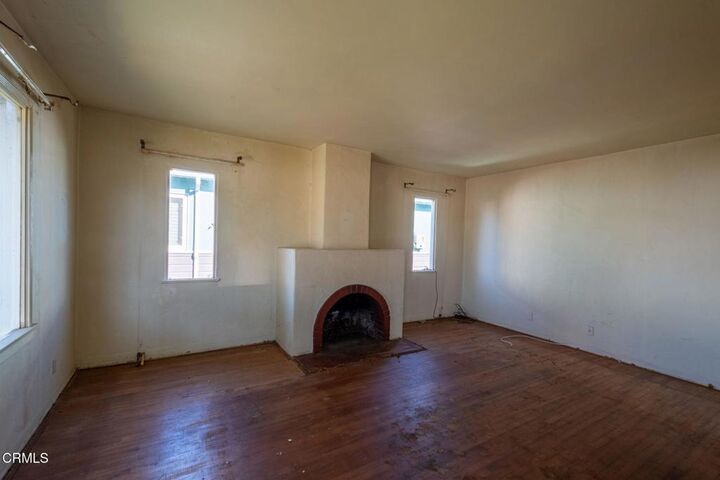 Property Photo:  528 Howard Street  CA 93003 