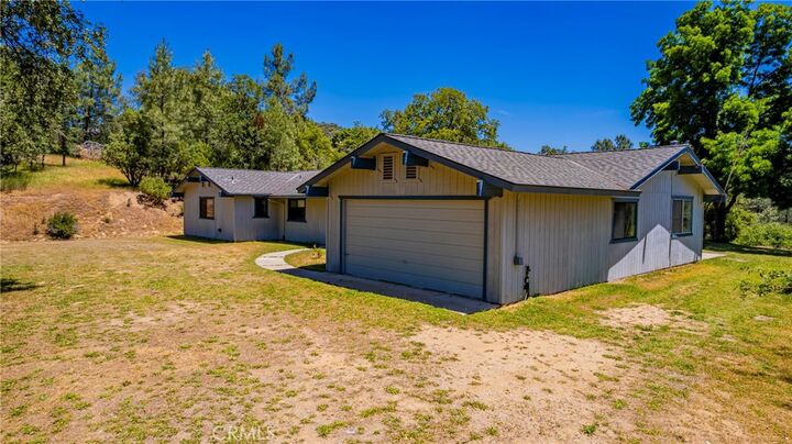 Property Photo: 47457 Road 620 CA 93644