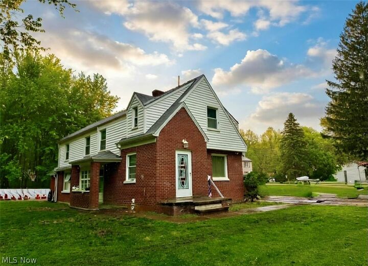 Property Photo:  557 North Avenue  OH 44041 
