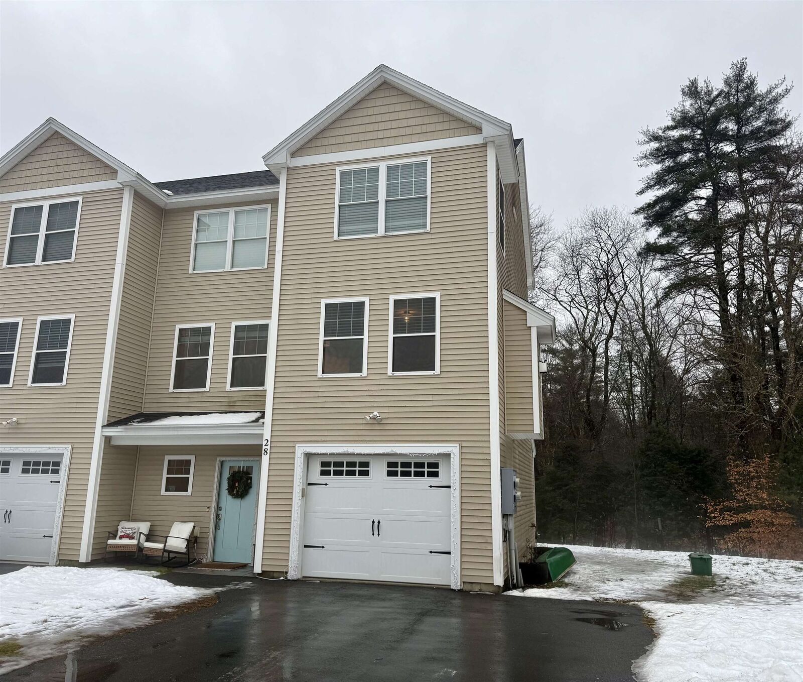 Property Photo: 28 Waterford Drive NH 03077