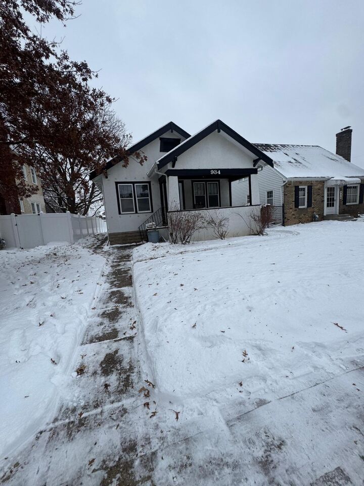 Property Photo:  934 Ottawa Avenue  MN 55118 