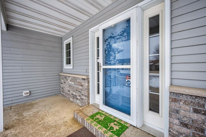 Property Photo:  420 5th Street NE  MN 55964 