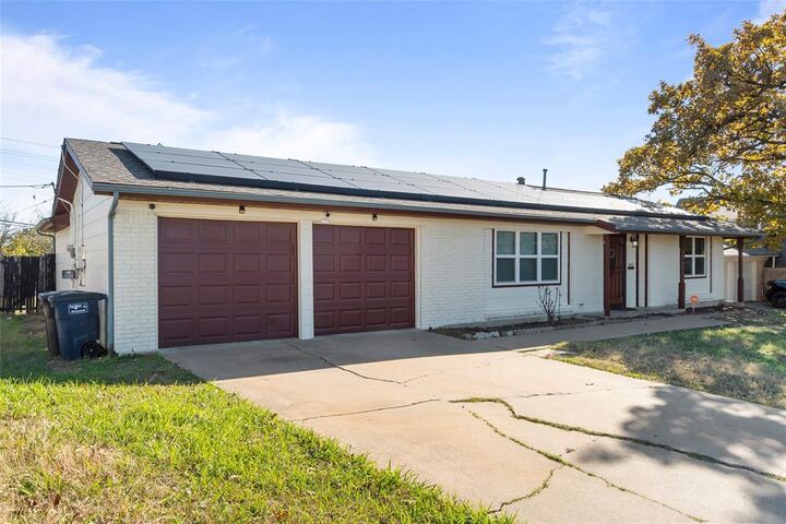Property Photo:  5405 Lubbock Avenue  TX 76133 