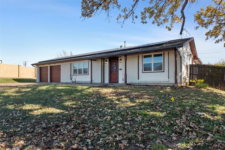 Property Photo:  5405 Lubbock Avenue  TX 76133 