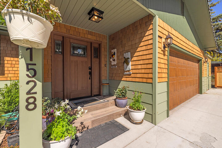 Property Photo:  1528 Tamera Drive  OR 97603 