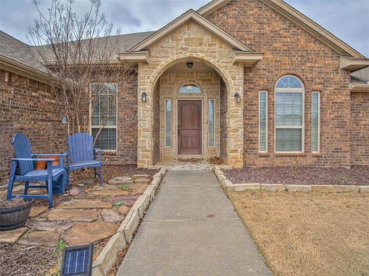 Photo de la propriété:  927 Fox Drive  OK 73020 