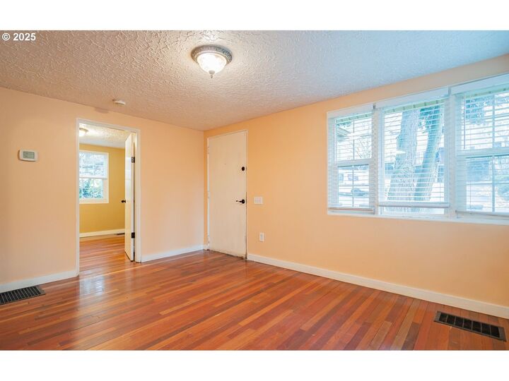 Property Photo:  3915 I St  WA 98663 