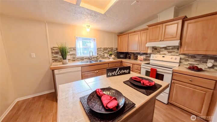 Property Photo:  51 E Skyline Drive  WA 98584 