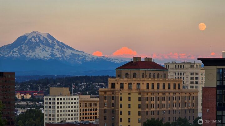 Property Photo:  408  6th Avenue  WA 98402 