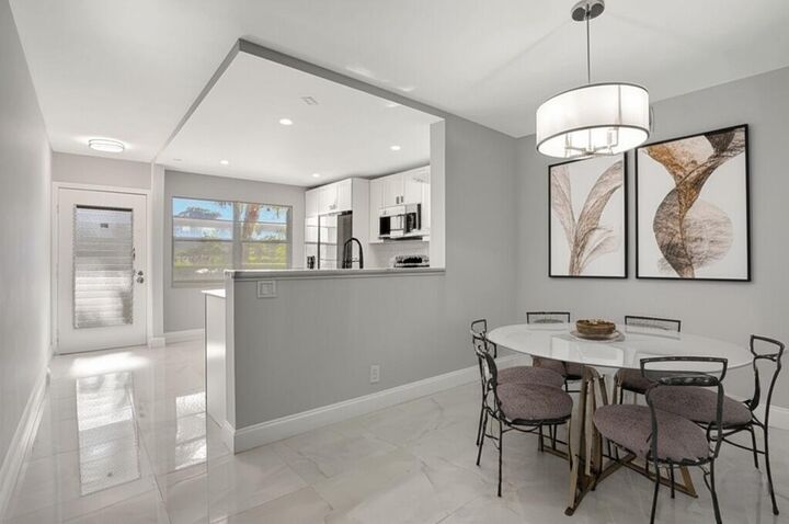 Property Photo:  2202 Lucaya Bend G2  FL 33066 