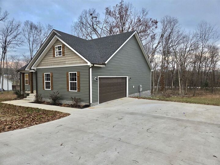 Property Photo:  105 Woodhurst Lane  KY 42276 