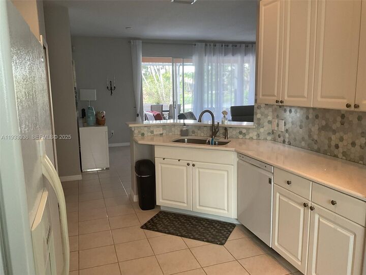 Property Photo:  508 NW Waverly Cir  FL 34983 