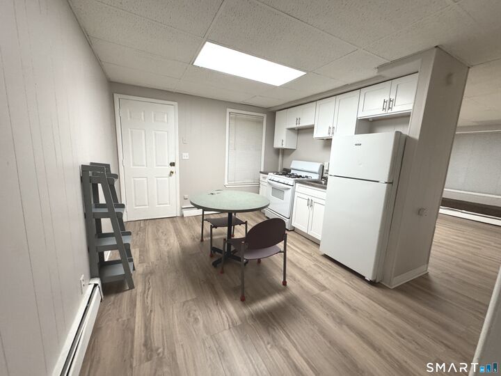 Property Photo:  645 Burnside Avenue 1A  CT 06108 