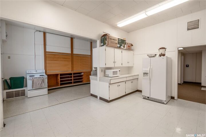 Property Photo:  198 1st Avenue S  SK S0M 2K0 