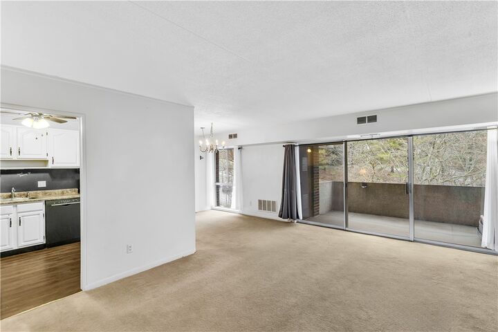 Property Photo:  2401 Charlemagne Cir  PA 15237 