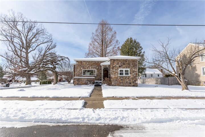 Property Photo: 1230 Vine St PA 15425