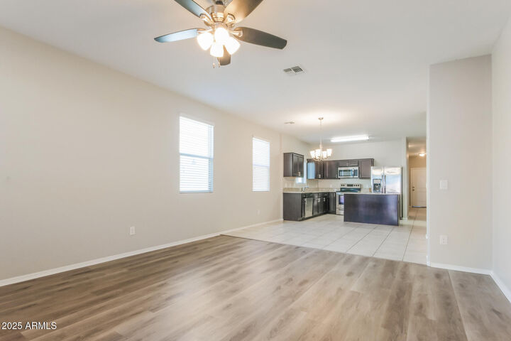 Property Photo:  28946 N Tsavorite Road  AZ 85143 