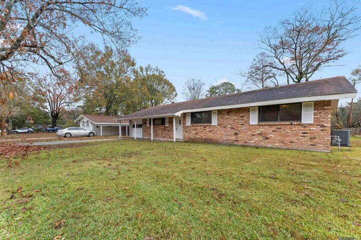 Property Photo:  2351 Sweetleaf St  LA 70816 