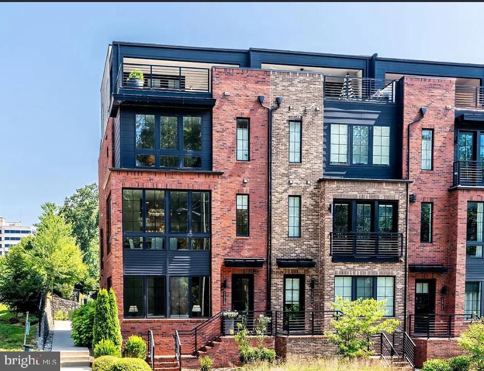 Property Photo:  11748 Sunrise Valley Drive  VA 20191 