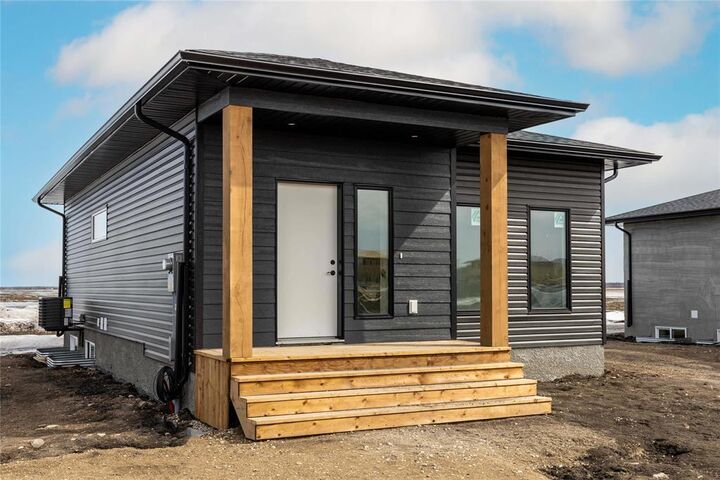 Property Photo:  299 Normandeau Avenue  MB R5H 0C7 