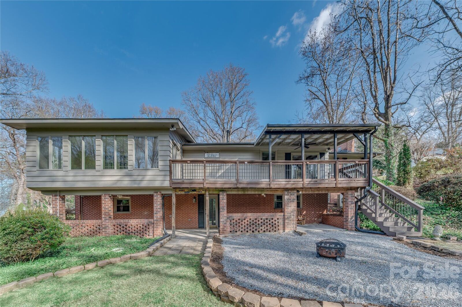 Property Photo: 111 Kinwood Street NC 28655