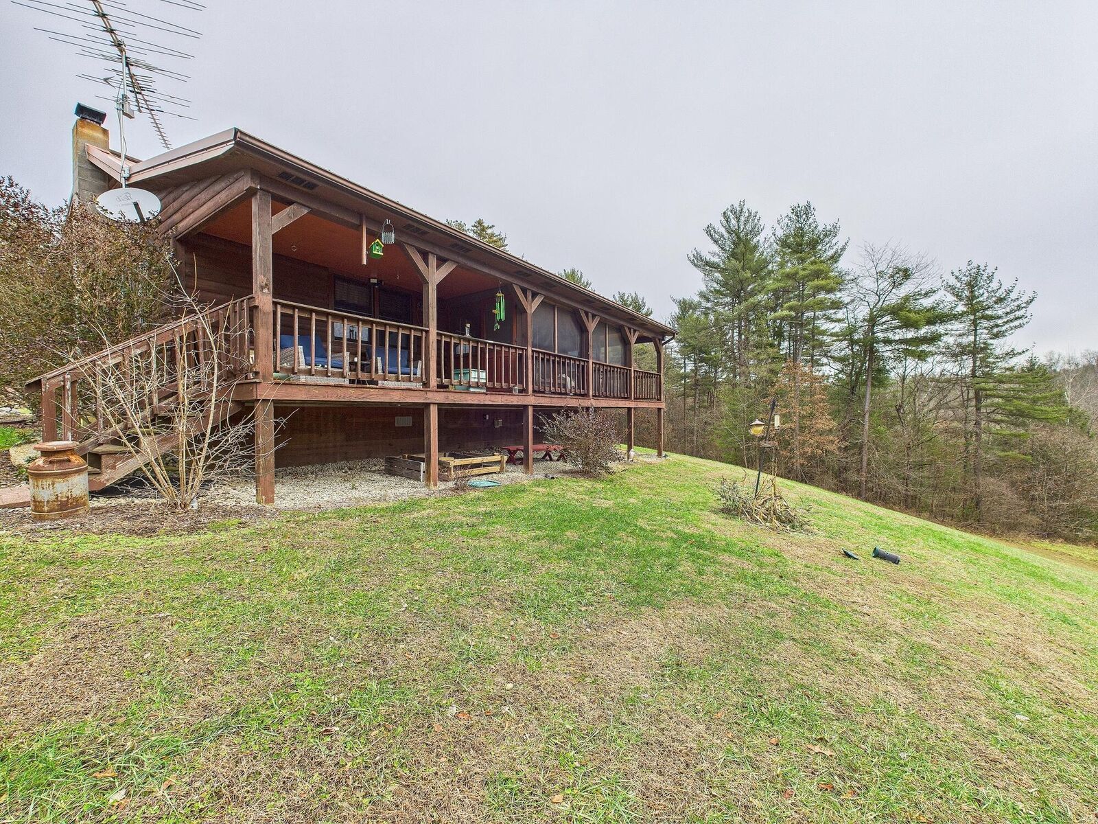 Property Photo:  990 Royma NE Road  OH 43730 