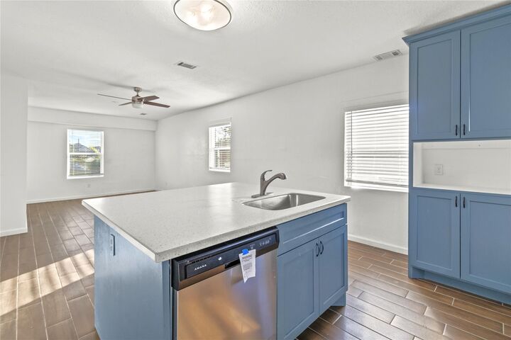 Property Photo:  3318 Avenue M  TX 77550 