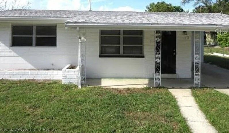 Property Photo:  131 E Camphor Street  FL 33825 