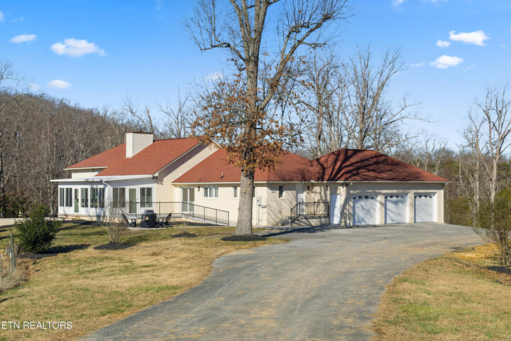 Property Photo: 8002 Jackson Bend Rd TN 37772