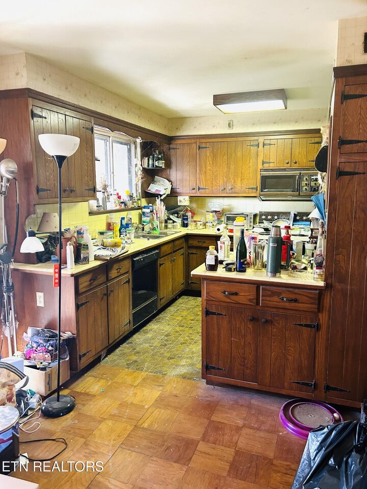 Property Photo:  107 Bermuda Rd  TN 37830 