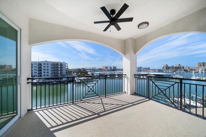 Property Photo: 211 Dolphin Point 403 FL 33767