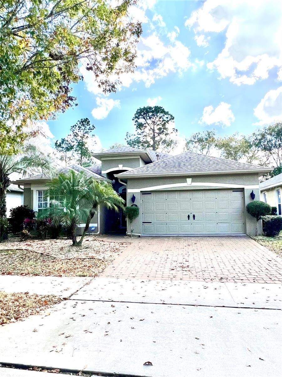 Property Photo: 221 Asterbrooke Drive FL 32724
