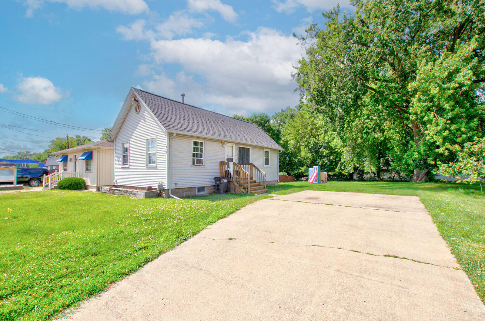 Property Photo:  230 W Prospect Street  MI 49203 