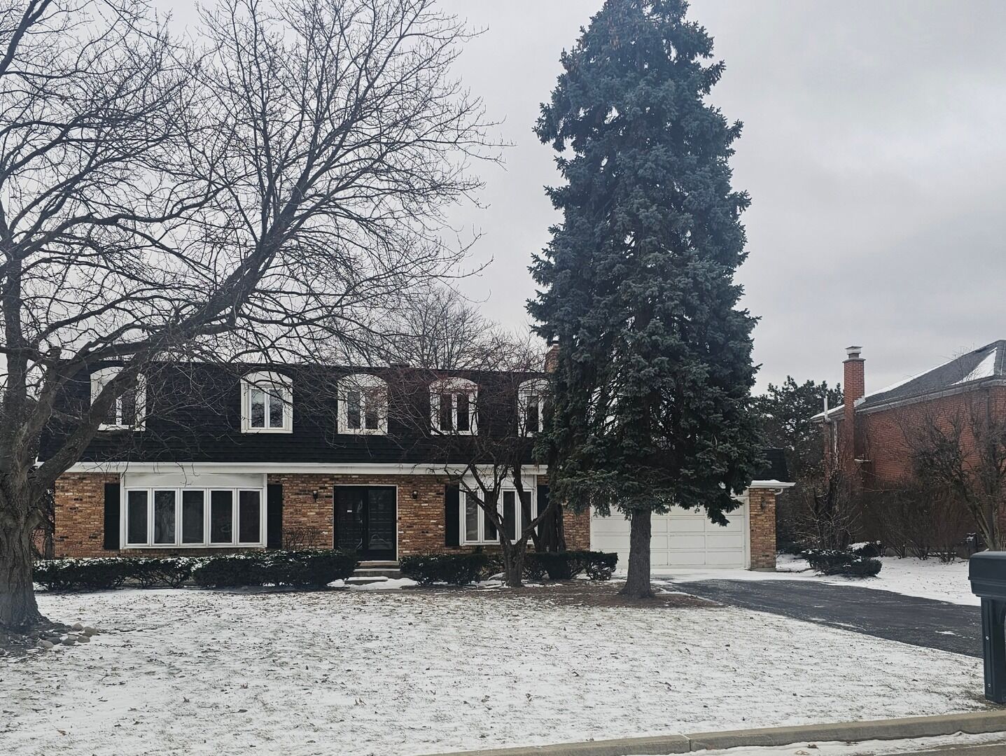 Property Photo:  19W071 Avenue Chateaux N  IL 60523 