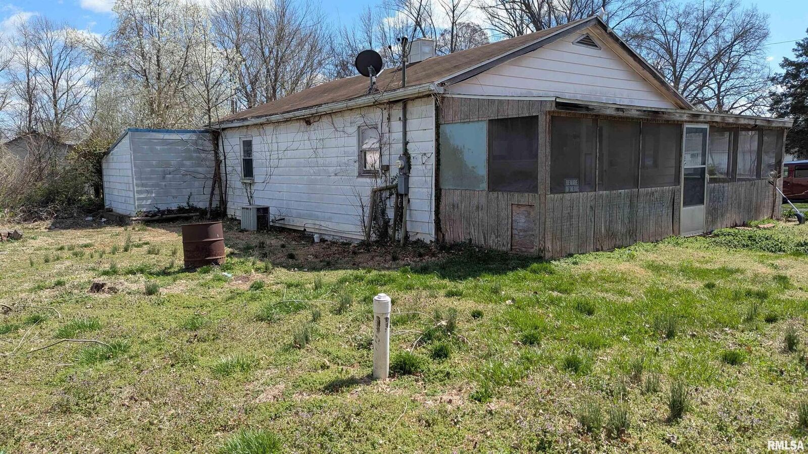 Property Photo:  1116 N 11th S Street  IL 62966 