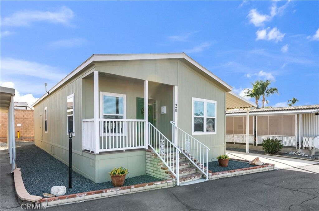 Property Photo:  880 N Lake Street 20  CA 92544 
