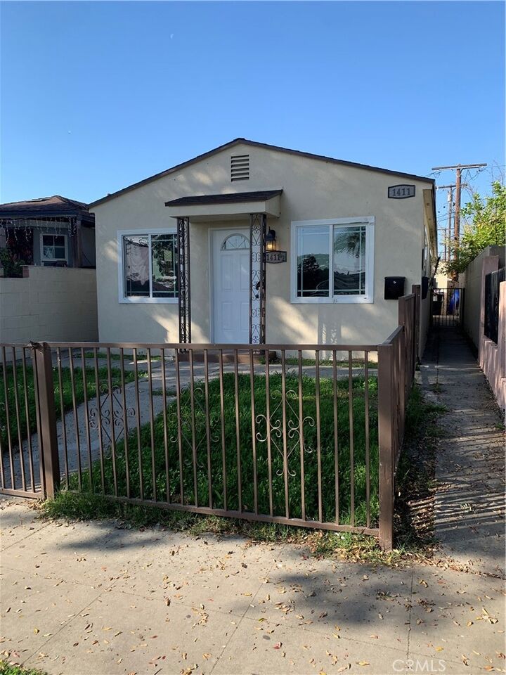 Property Photo:  1411 S Concourse  CA 90022 