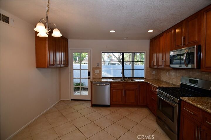 Property Photo:  405 E Yale Loop  CA 92614 