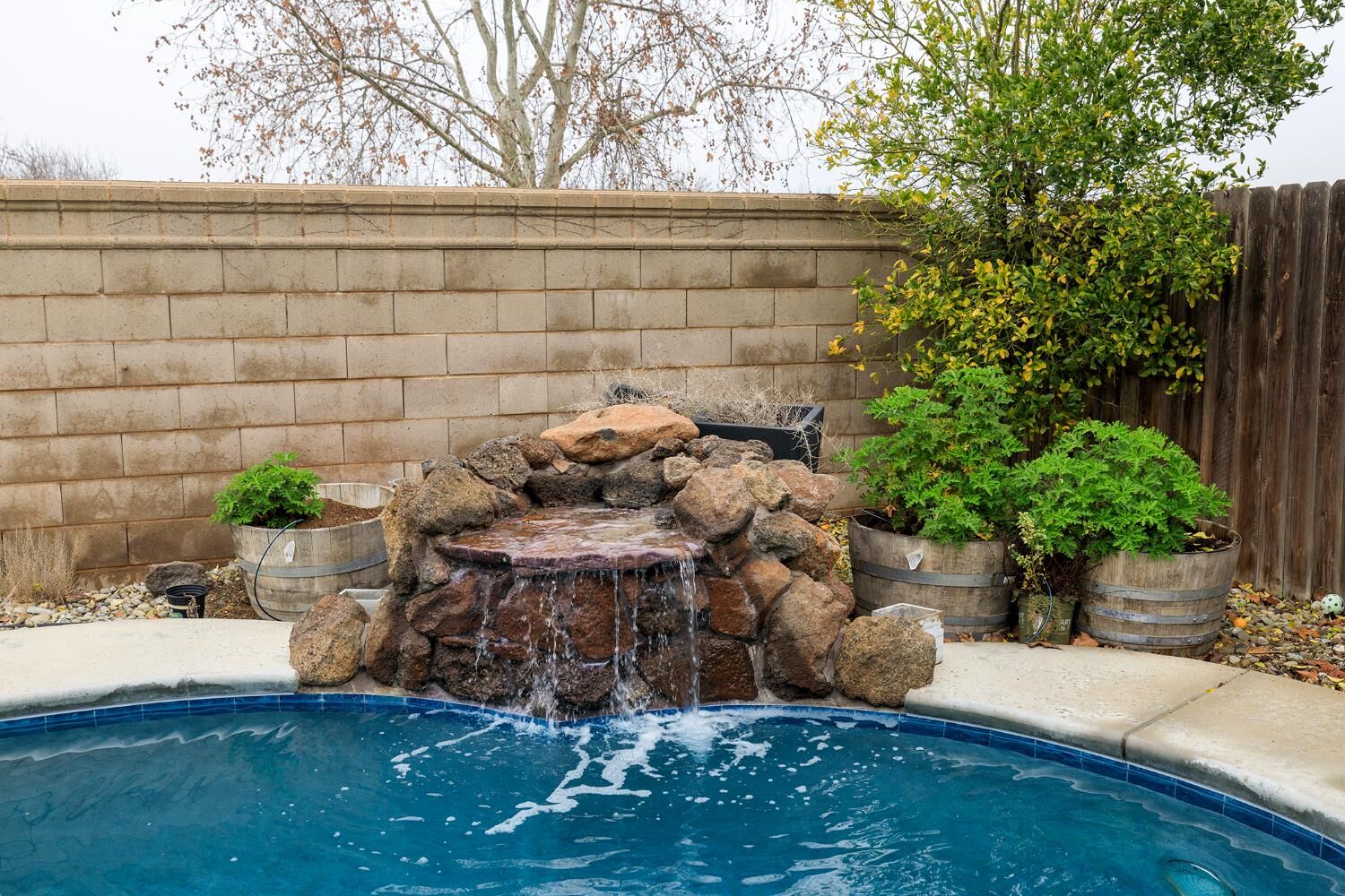 Property Photo: 407 Northampton Way CA 95360