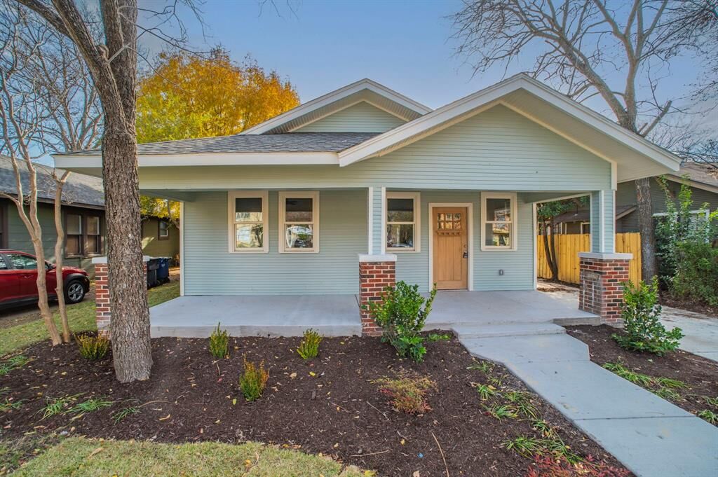 Property Photo:  5914 Victor Street  TX 75214 