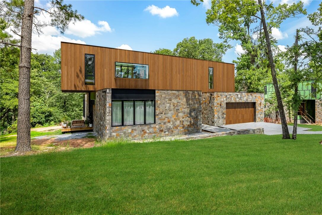 Property Photo:  951 NW C Street  AR 72712 