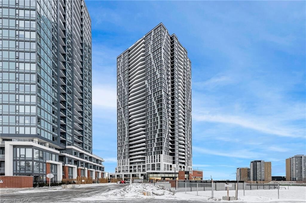 Property Photo:  25 Wellington Street S 3301  ON N2G 0E4 