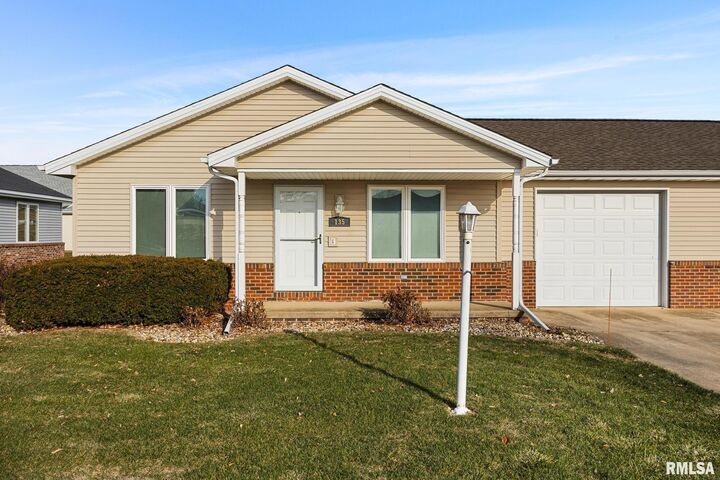 Property Photo: 135 Comfort Way IL 61571