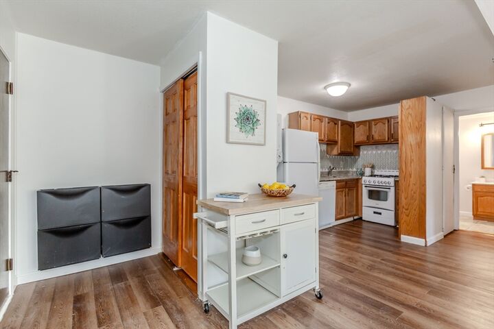 Property Photo:  132 Hoffman Ave 115  RI 02920 