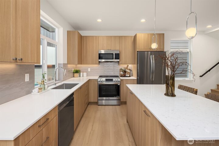 Property Photo:  10815  11th Avenue NE B  WA 98125 