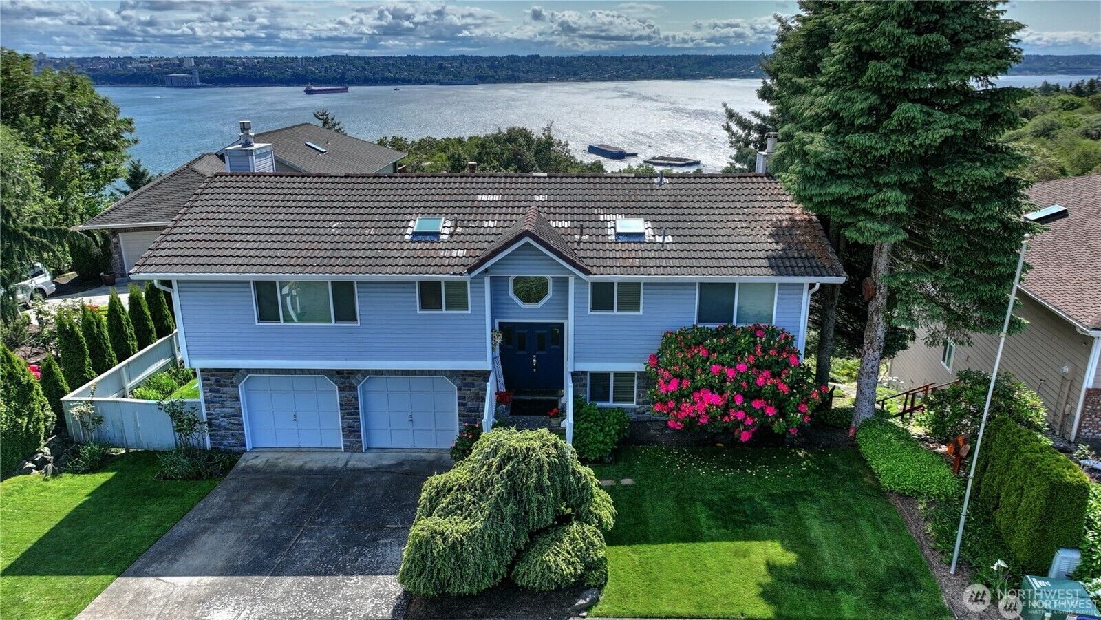 Property Photo: 4329 Cliffside Drive NE WA 98422