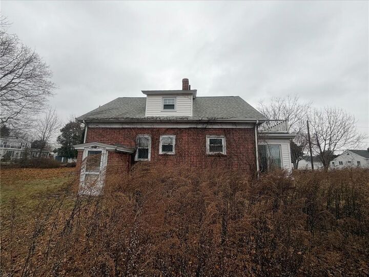 Property Photo:  97 Floral Avenue  RI 02852 